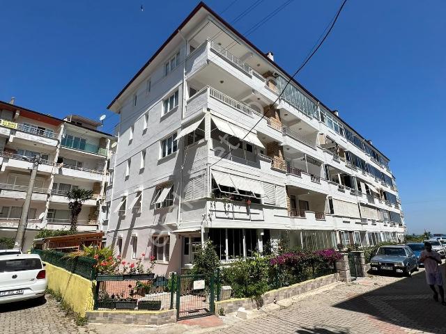 Yalova Çınarcık Sahilde Eşyalı 2 Balkonlu Bakımlı 2+1 Ara Kat