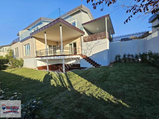 Yalova Remax Şehir'den Sakura Park'ta Satılık Lüks Villa