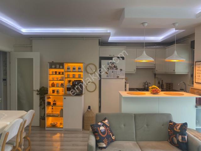 Yalova Rüstempaşa 8 Yaşında Modern Tasarımlı 2+1 Satılık Daire
