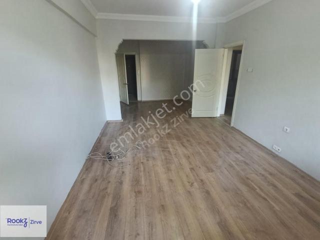 Yalova'nın Tam Merkezi'nde 2+1 Kiralık Daire Konum Olarak Harika