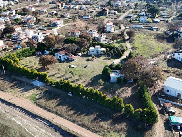 Yapıldak Saltık'ta Satılık Denize Sıfır Geniş Arazili Müstakil Ev