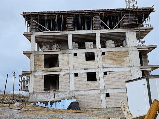 YAPIANALİZ'DEN DİKMEN KEKLİK PINARI'NDA YAPIM AŞAMASINDA 1+1