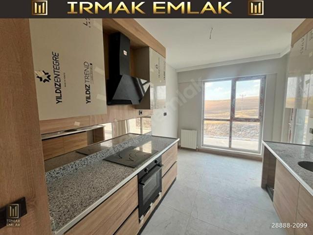 Yapracık Atayurt Mahallesi Ara Kat Bağımsız Mutfaklı Satılık 2+1 Daire