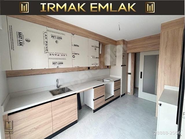 Yapracık Atayurt Mahallesi Ara Katta Yerden Isıtma Satılık 2+1 Daire