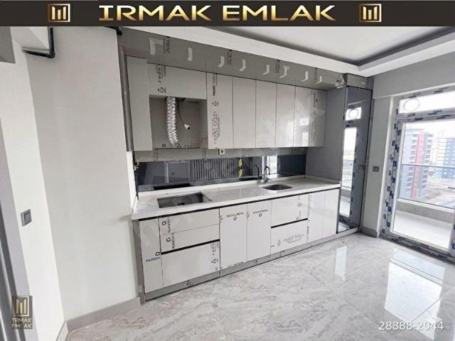 Yapracık Atayurt Mahallesi Oturuma Hazır Satılık Yerden Isıtma 2+1 Daireler