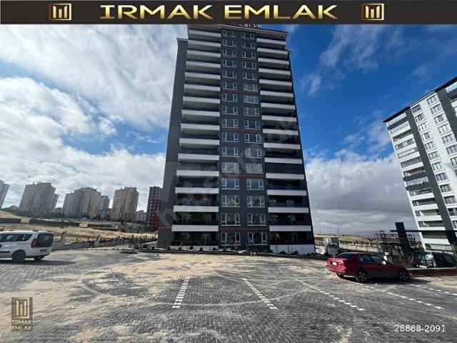 Yapracık Atayurt Mahallesi Oturuma Hazır Satılık Yerden Isıtma 3+1 Daireler