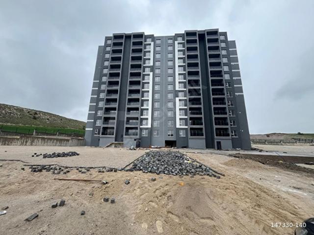 YAPRACIK ÇANKAYA ÜNİVERSİTESİ YAKINI EBEVEYN BANYOLU SATILIK GENİŞ 2+1 DAİRE