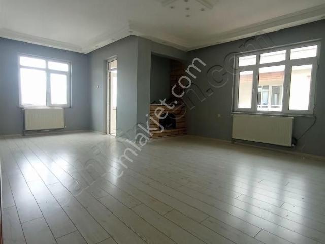 Yarımca Hacıosman Da Cadde Üstü Kiralık Geniş 2+1 Daire