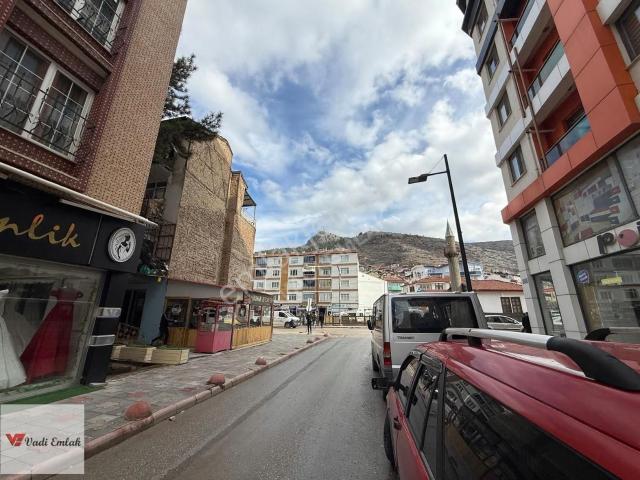 Yarahmet Mah. Devren Kiralık Gelinlik Mağazası | Vadi Emlak