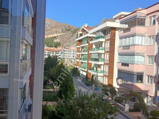 Yardımcı Emlaktan Hacılar Meydanı Kupa Kafe Arkası Geniş Satılık 4+1 Daire