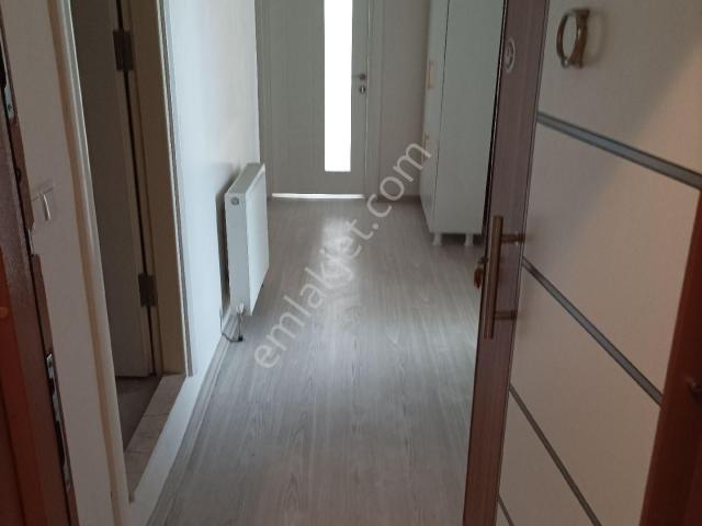 Yardımcı Emlaktan Sgk Üzerinde Yeni Bina Kiralık 2+1 Daire