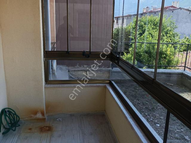 Yardımcı Emlaktan Sgk Üzerinde Geniş M2'li Manzaralı Kiralık 2+1 Daire