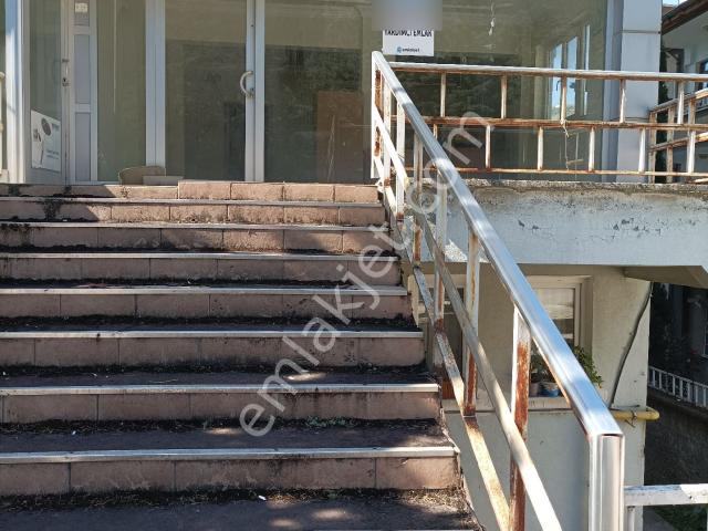 Yardımcı Emlaktan Sgk Altı Cadde Üzeri Satılık Dükkan