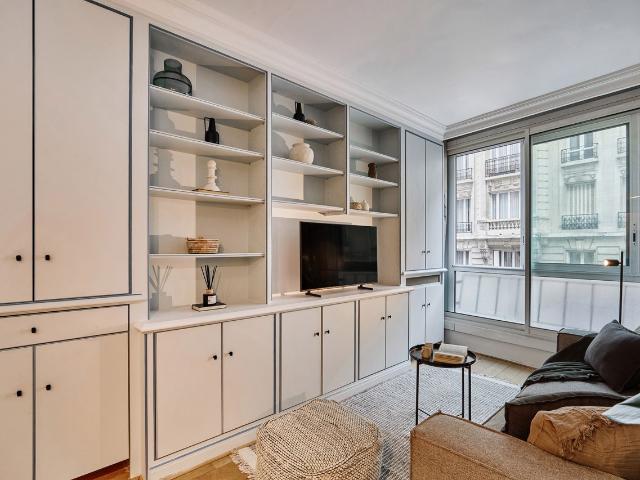 Yaren 2 bedrooms in Trocadero, Paris Amsterdam Apartments for Rent