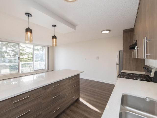 Yarmouth Apartments 1 Bedroom Apartment for Rent at 2109 17 St Sw, Calgary, AB T2T 4M5 Bankview