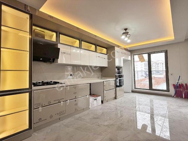 Yasa'dan Karakaya'da 1.kat 3+1 E.banyolu Full Yapılı Sıfır Daire