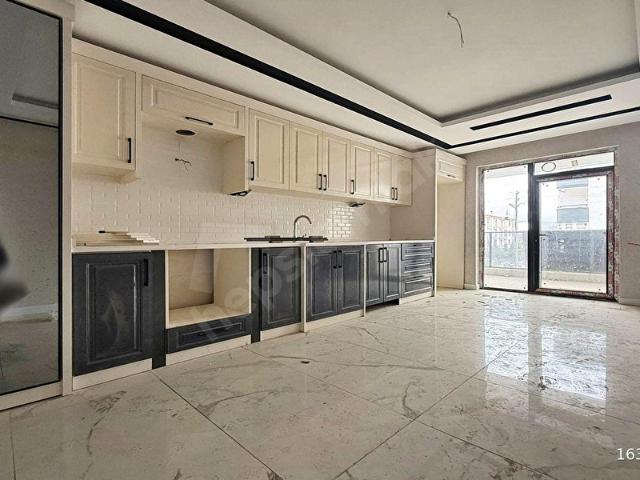 YASA'DAN KARAKAYADA 1.KAT 4+1 FULL YAPILI E.BANYOLU DAİRE !
