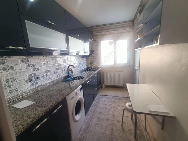 Yasemın Emlaktan Çınarcık Taşliman Mah. 1 Kat Asansörlü 2 Oda 1 Salon Daire