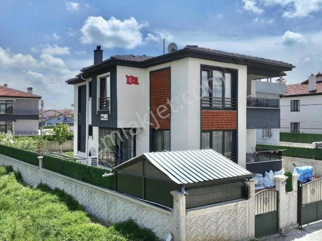 Yasin Aytap'tan Karaman Caddesi Yakını Müstakil 5+1 Villa!