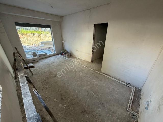 ▃yatırım▃küçükyalıda Marmaraya Ve Minibüse Yakın Bahçe Katı 1+1