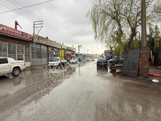 Yatırımcısına Zafer Sanayide Cd. Üzeri Asma Katlı Satılık Dükkan