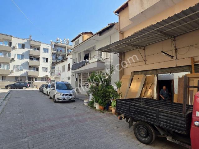 Yatırımlık Tek Tapulu Müstakil Bina Altı Dükkan Üstü Konut