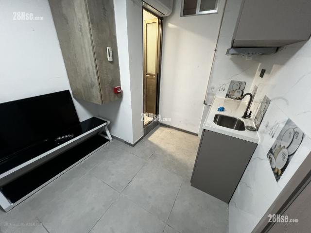 Yau Ma Tei Kam Shan Lau [Landlord Ads] Full Thickness, Low Floor Newly Renovated, Convenient Transportation, 5 Minutes To The Subway Station, The First Choice For Yu Hints