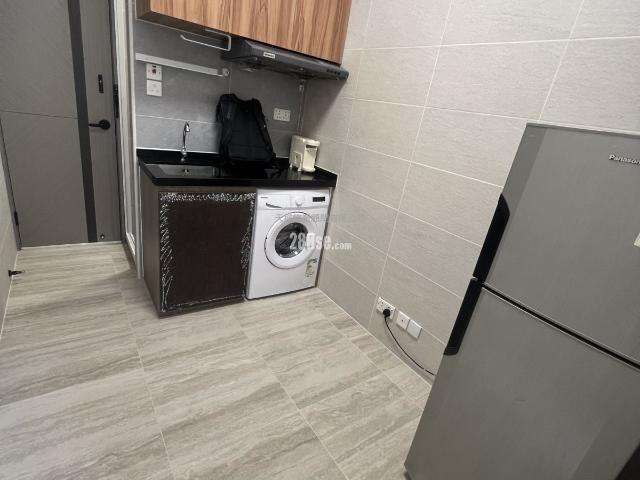 Tsim Sha Tsui Golden Crown Court [Agency Ads] Room D, Low Floor One Minute From The Subway Station, Multiple Windows, Beautifully Furnished And Equipped With Applia Hints