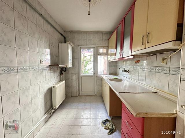 YAVUZ İPEK EMLAK TAN 2+1 MERKEZDE UYGUN DAİRE