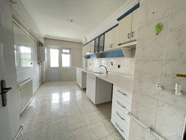 YAVUZ İPEK EMLAK TAN HASTANE YAKINI 1.KAT DAİRE
