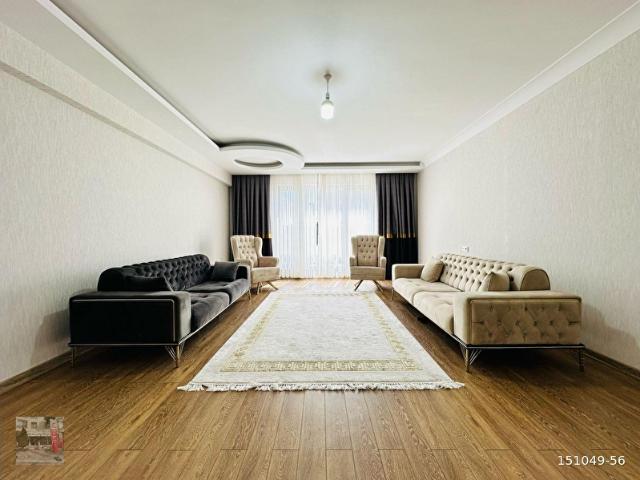 YAVUZ İPEK EMLAK'TAN SİTEDE 4+1 6.KAT GÜNEY CEPHE DAİRE