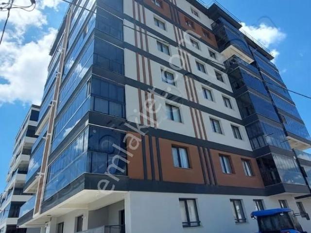 Yavuz Sultan Selim Caddesi 2+1 Yüksek Giriş