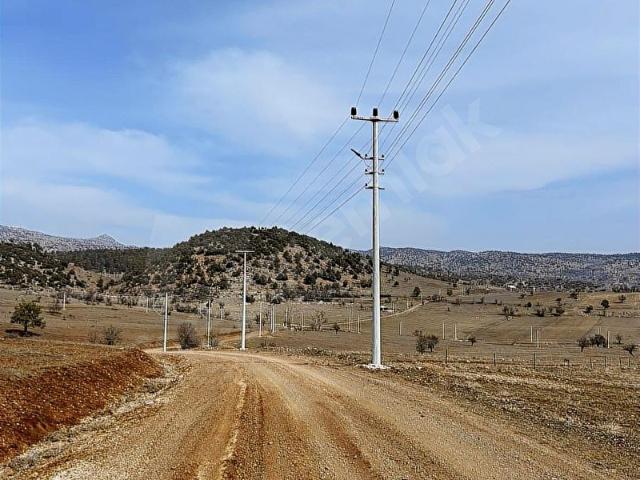 YAYLA KARAÇULHA çamlıyaka KÜRTLÜ GERİŞ mevki 2065 m2 TARLA köşe