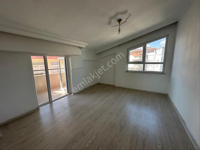 Yayla Mahallesinde 3+1 Geniş Kiralık Daire
