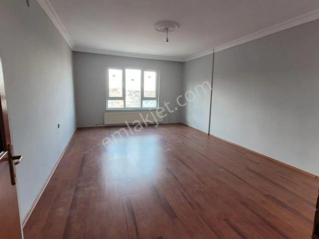 Yayla Merkezde 3+1 Asansörlü Kiralık Site Dairesi