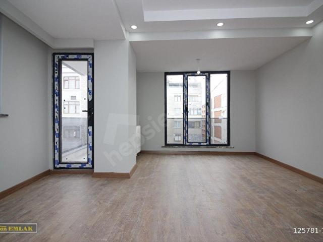 YAYLA MERKEZDE SIFIR BİNADA 3+1 ARAKAT DAİRE
