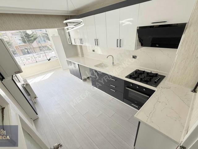 Yayla Sağlık Ocagı Yanı Ful Yapılı Ara Kat Ön Cephe 3*1