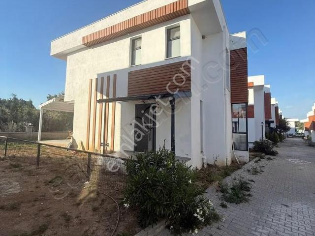 Yaz Boyunca Tatil Konforu! Gömeç Sahil Site İçi Eşyalı 3+1 Villa