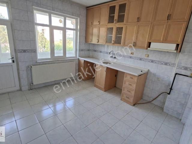 Yazır Da Tramva Ya Yakın Kiralık 3+1 Daire