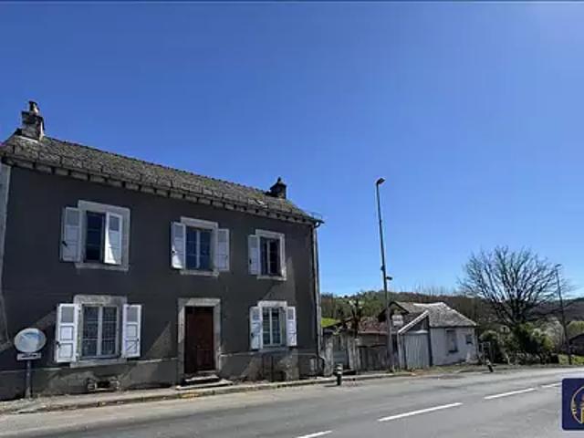 Ydes 15210 Achat / Vente maison 4 pièces t4