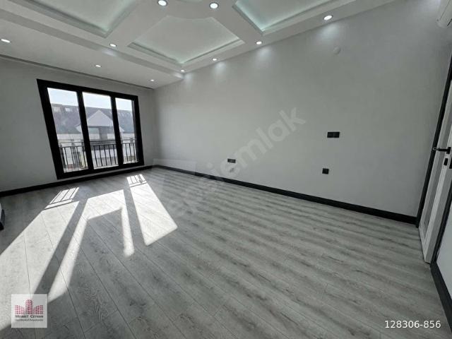 YEŞİLOVA MH. METROBÜSE 5 DK ULTRA LÜKS SATILIK DUBLEKS DAİRE