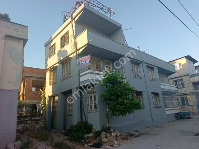 Yeşil Evler Cuma Pazarı Bitişigi 2/5 Katli Her Kat 3+1 120 M2