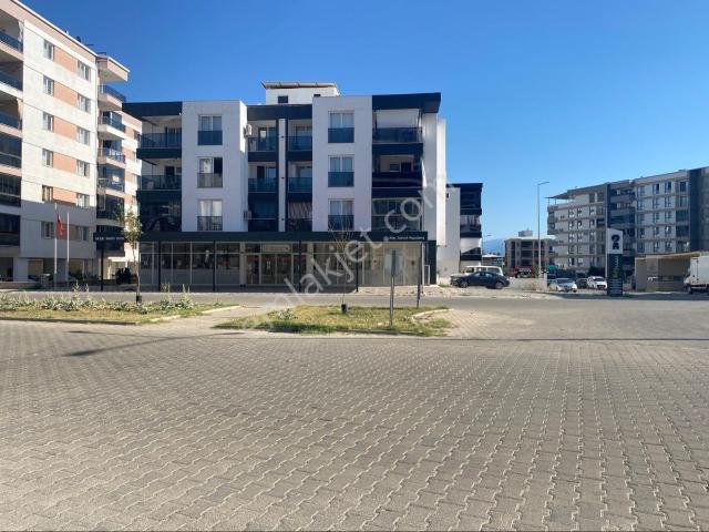 Yeşil Mahalle Bulvar Üzeri Köşe Başı 2+1