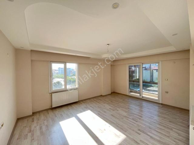 Yeşil Mahalle Kiralık 3+1 Doğalgazlı Daire ! ! !