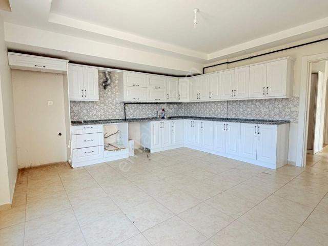 Yeşil Mahallede 180m2 3+1 Kiralık Daire