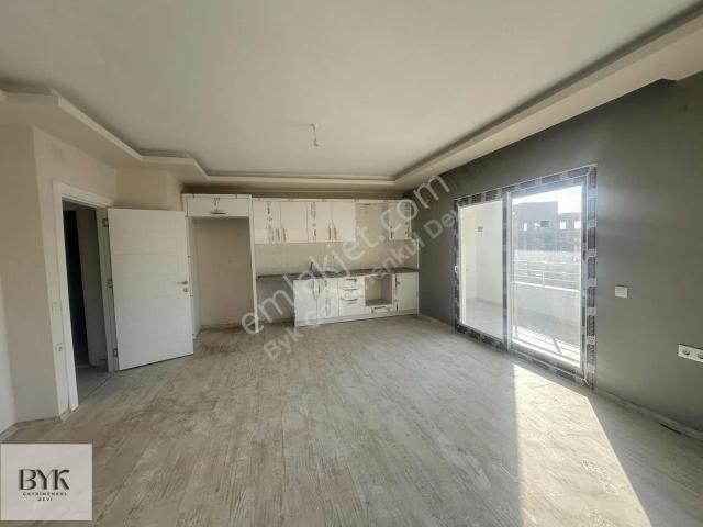 Yeşilovacık'da 95m2 Denize 600m 2+1 Ara Kat