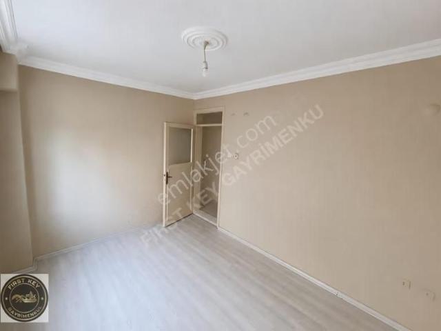 Yeşilova'da Merkezi Konumda Kiralık 2+1 Daire