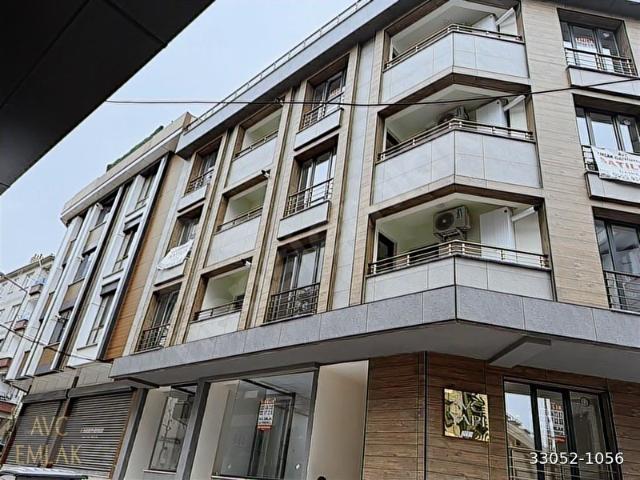 Yeşilova'da E5'e 2 Dakika! Köşe Konum, Kapalı Otoparklı Sıfır 2