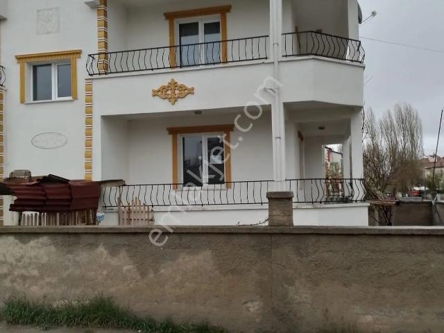 Yeşilöz Mahallesi'nde 3+1 Geniş Balkonlu Kiralık Daire