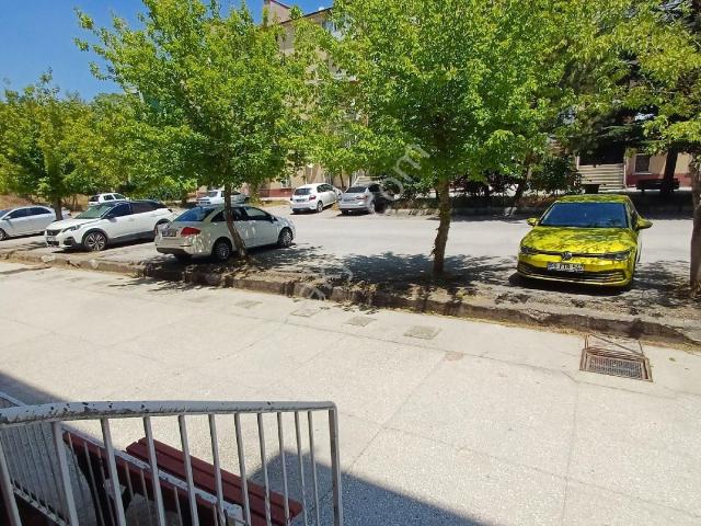 Yeşiloğlu Emlaktan Yenimahalle Merkezde Metro Yakınında Bakımlı Eşyalı 2+1 Daire